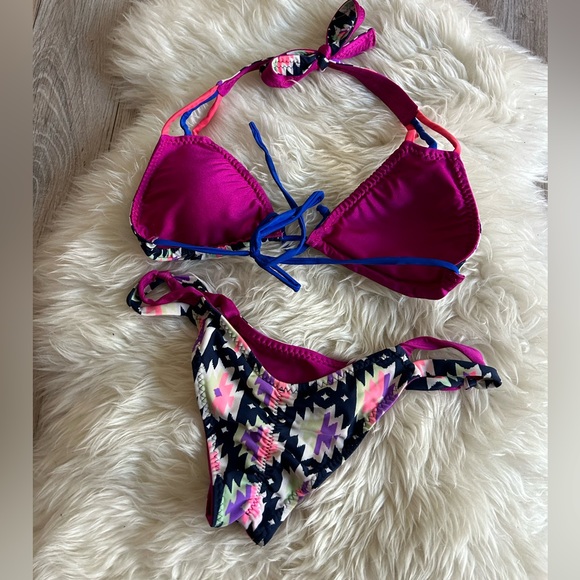 Ravish sands reversible bikini -like new - Picture 2 of 3
